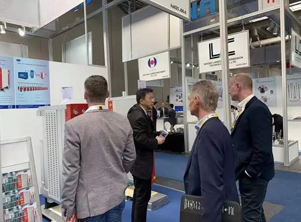 壓縮空氣組合式干燥機(jī)，壓縮空氣干燥機(jī)，冷凍式干燥機(jī)，吸干機(jī)，精密過濾器，吸附式干燥機(jī)