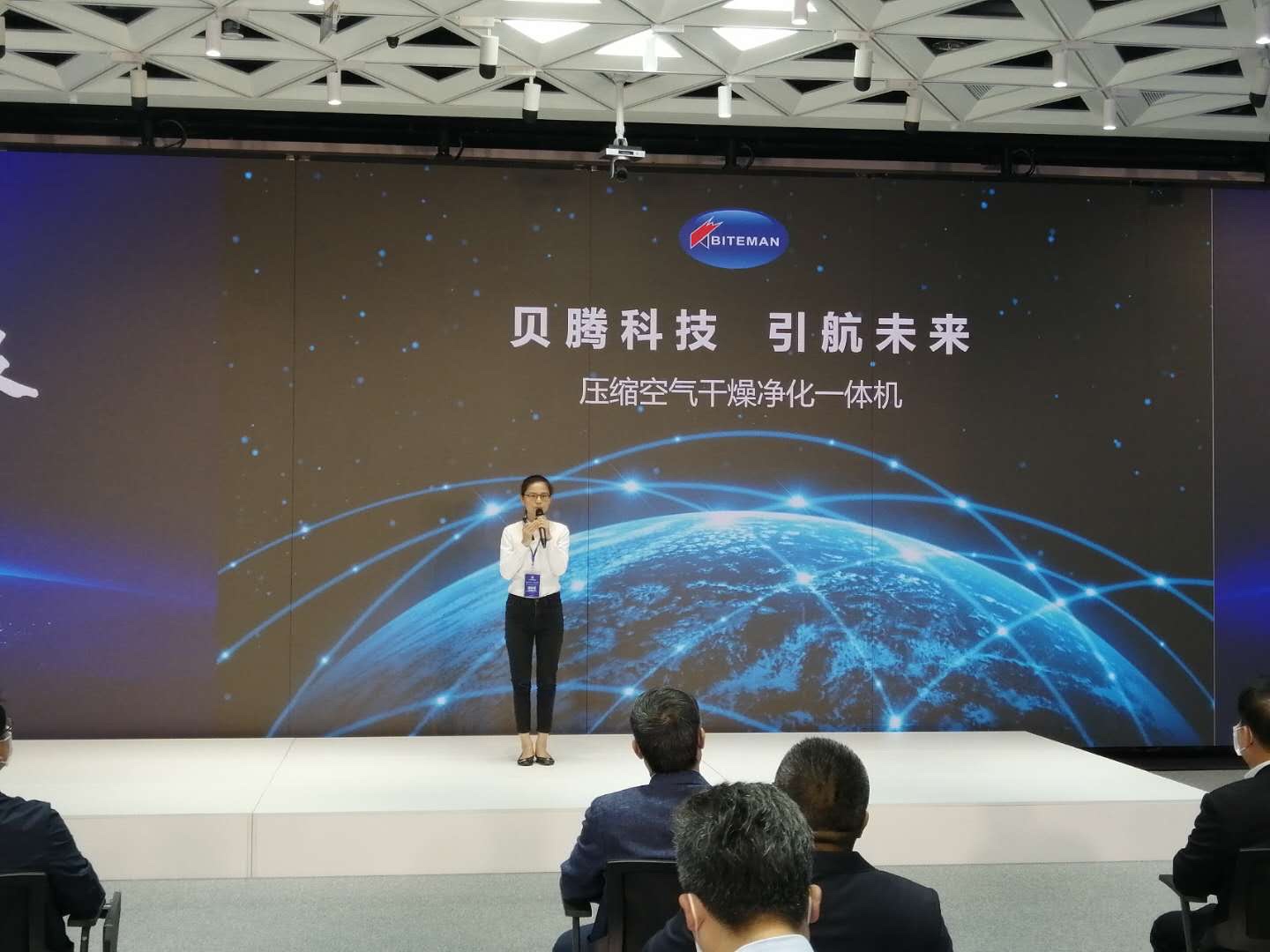 壓縮空氣組合式干燥機(jī)，壓縮空氣干燥機(jī)，冷凍式干燥機(jī)，吸干機(jī)，精密過(guò)濾器，吸附式干燥機(jī)