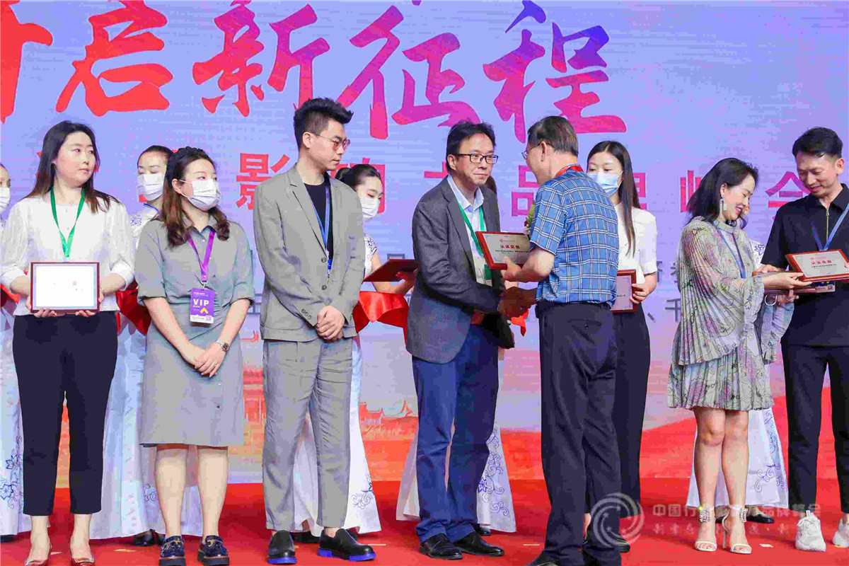 壓縮空氣組合式干燥機(jī)，壓縮空氣干燥機(jī)，冷凍式干燥機(jī)，吸干機(jī)，精密過濾器，吸附式干燥機(jī)