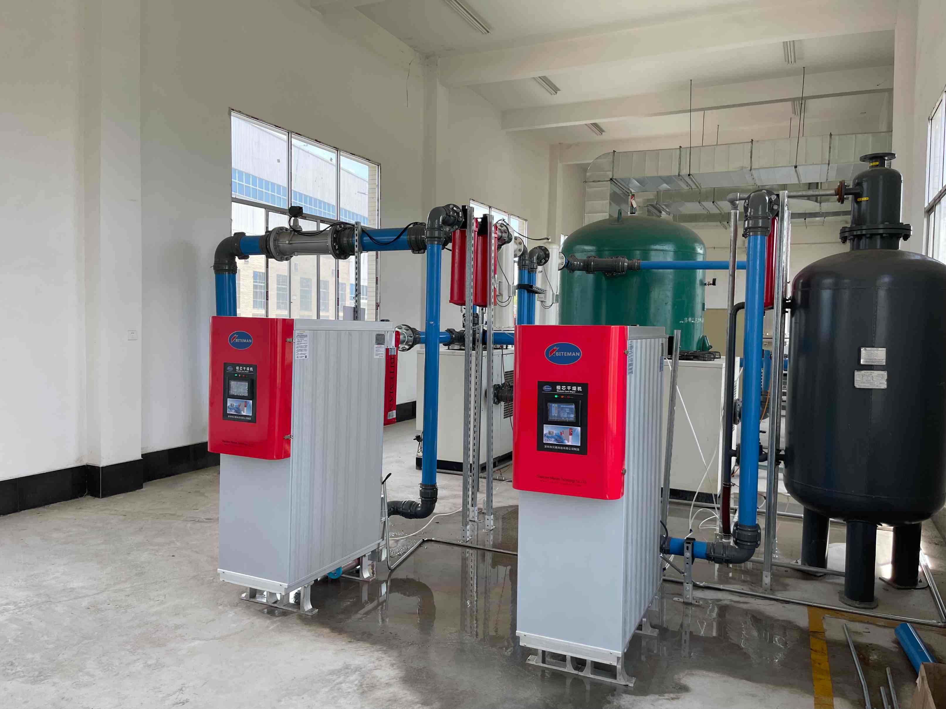 壓縮空氣組合式干燥機(jī)，壓縮空氣干燥機(jī)，冷凍式干燥機(jī)，吸干機(jī)，精密過濾器，吸附式干燥機(jī)